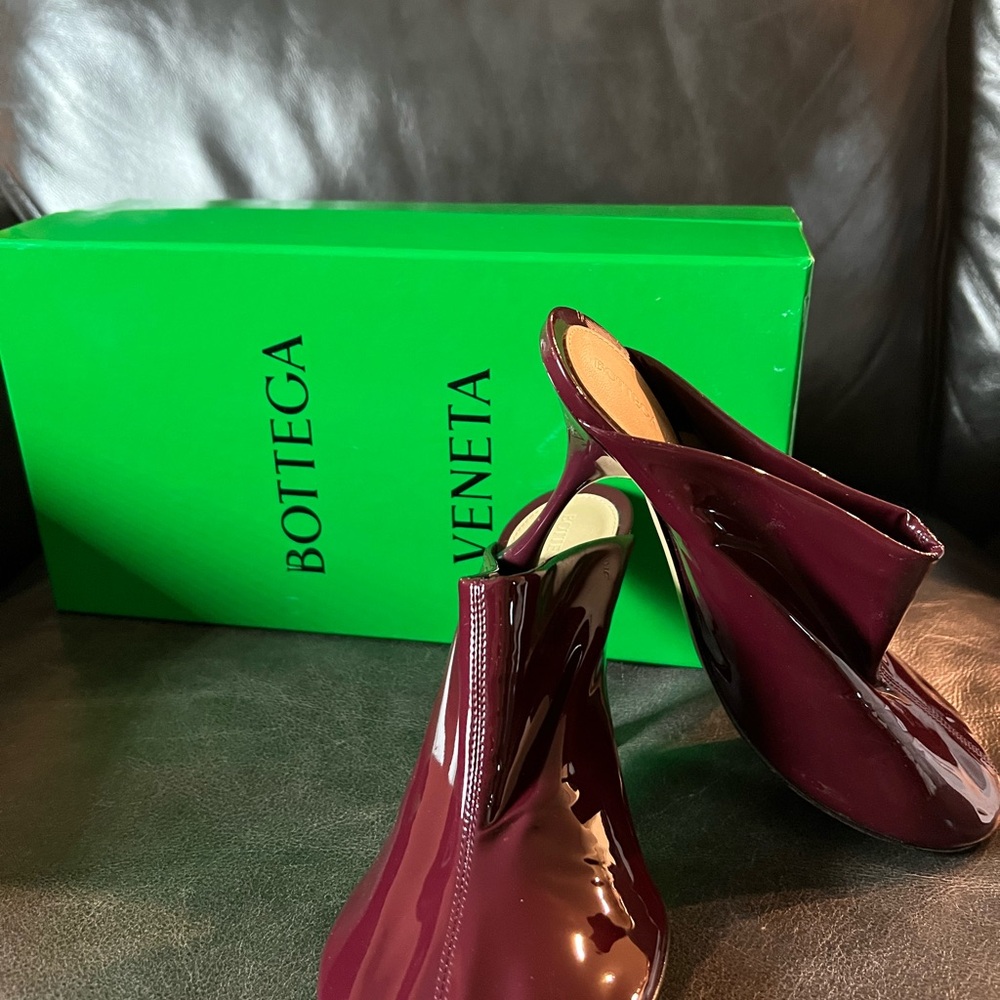 Bottega Veneta Glossy Maroon Heels